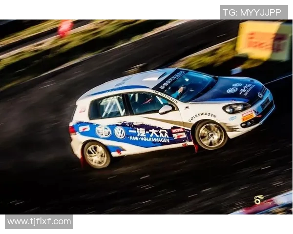 西安足球队在冠军赛中的耐力表现分析与精彩回顾